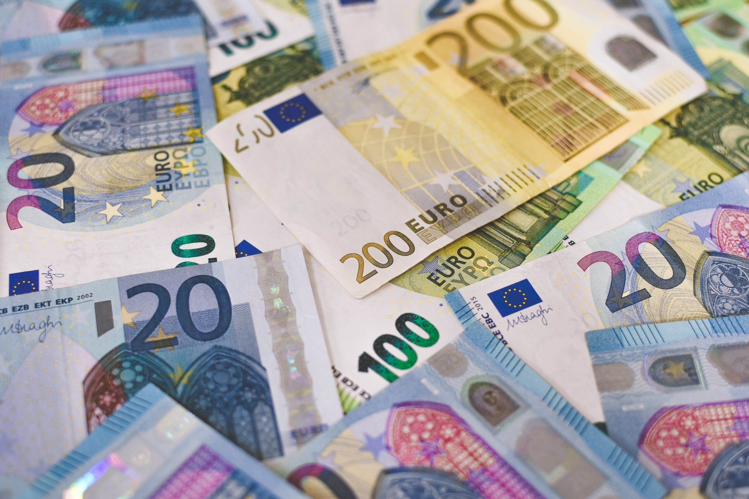 Lisez notre guide sur la réglementation européenne des données financières.